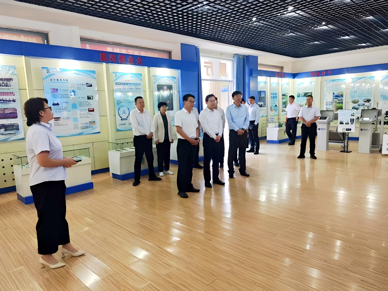 202509231758616036870058