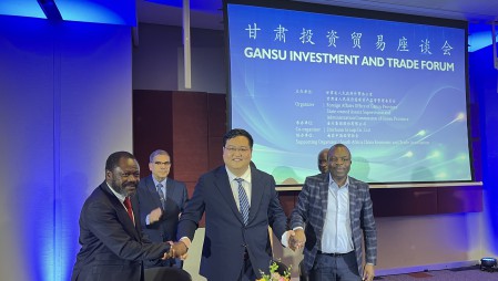 �ڸ���ʡί��ǡ�ʡ�˴�ί�����κ�������֤����304am�������Ž�ˮ�������Ϸ�Լ����˹���붫�Ϸ�ũҵ����ͬ�ˡ��Ϸǹ�ȷ�չ�֡��й����������и�����еȶ�һ���ǩ�������̸��